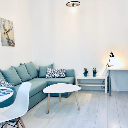 Apartament Delux 2 Legnica ul. Kominka 16 Appartamento Esterno foto