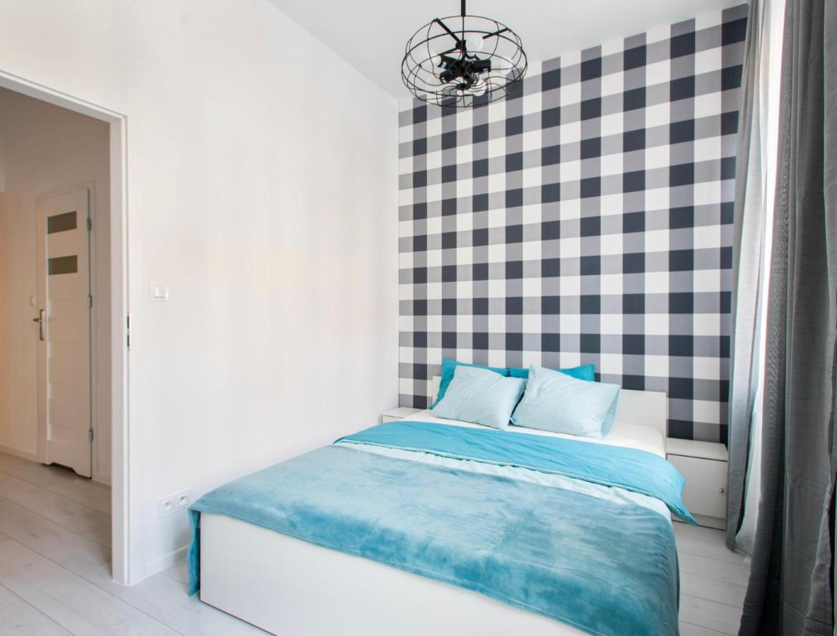 Apartament Delux 2 Legnica ul. Kominka 16 Appartamento Esterno foto
