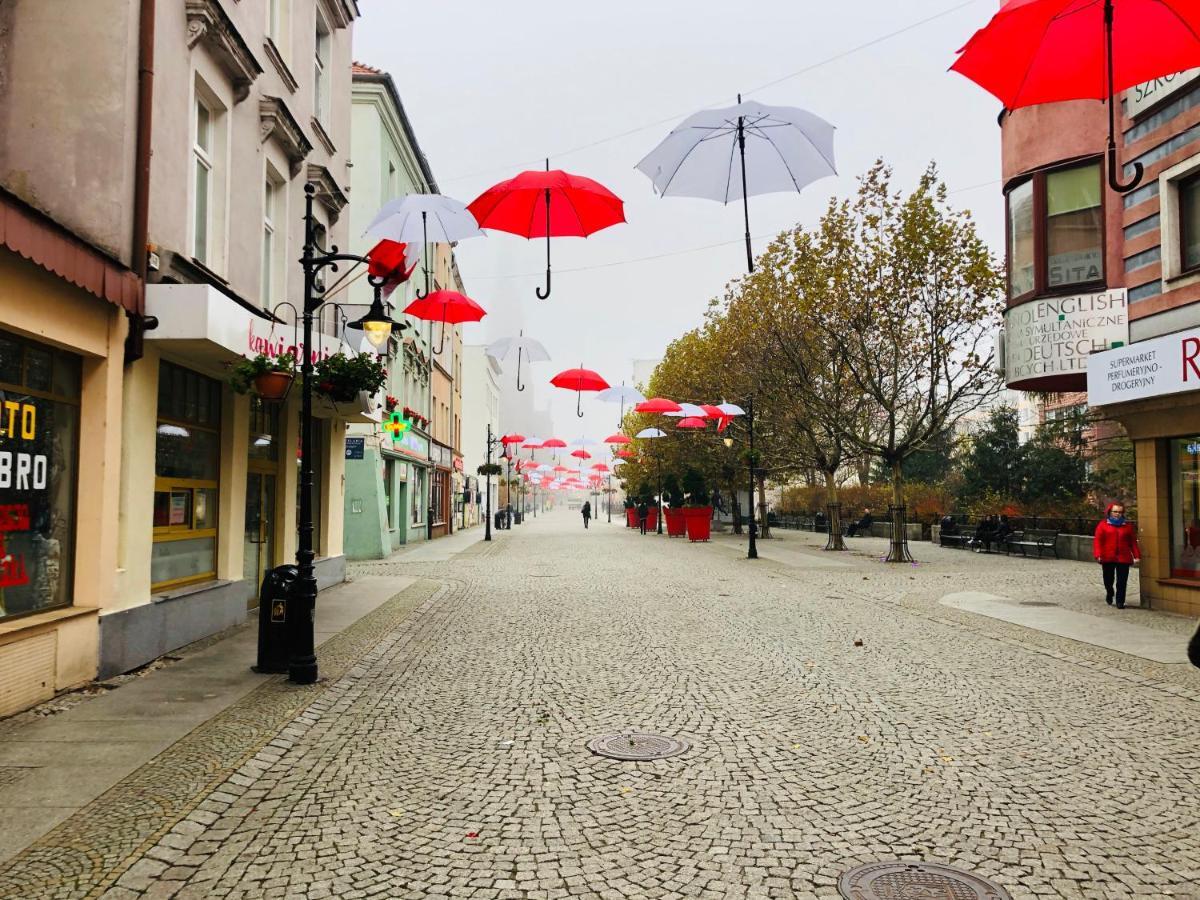 Apartament Delux 2 Legnica ul. Kominka 16 Appartamento Esterno foto